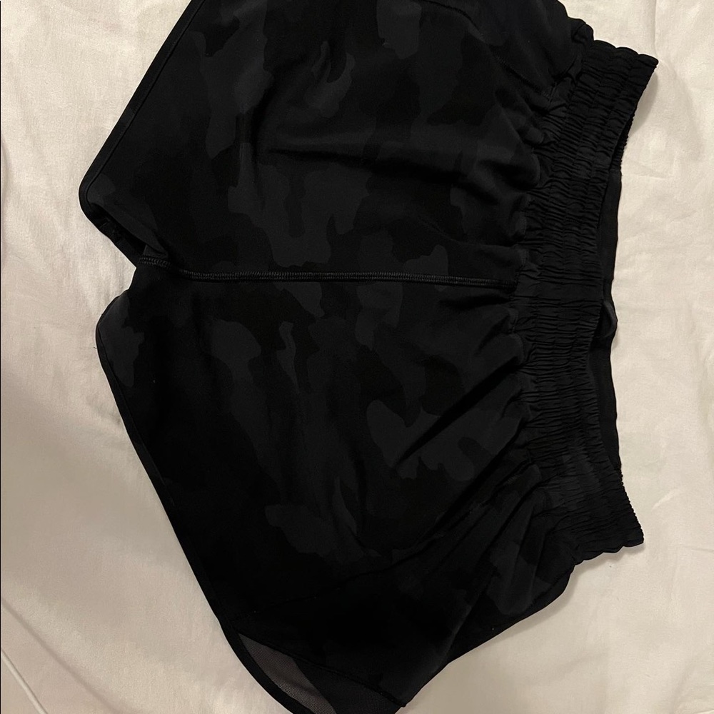 LULULEMON High Rise Hotty Hot 2.5” Shorts